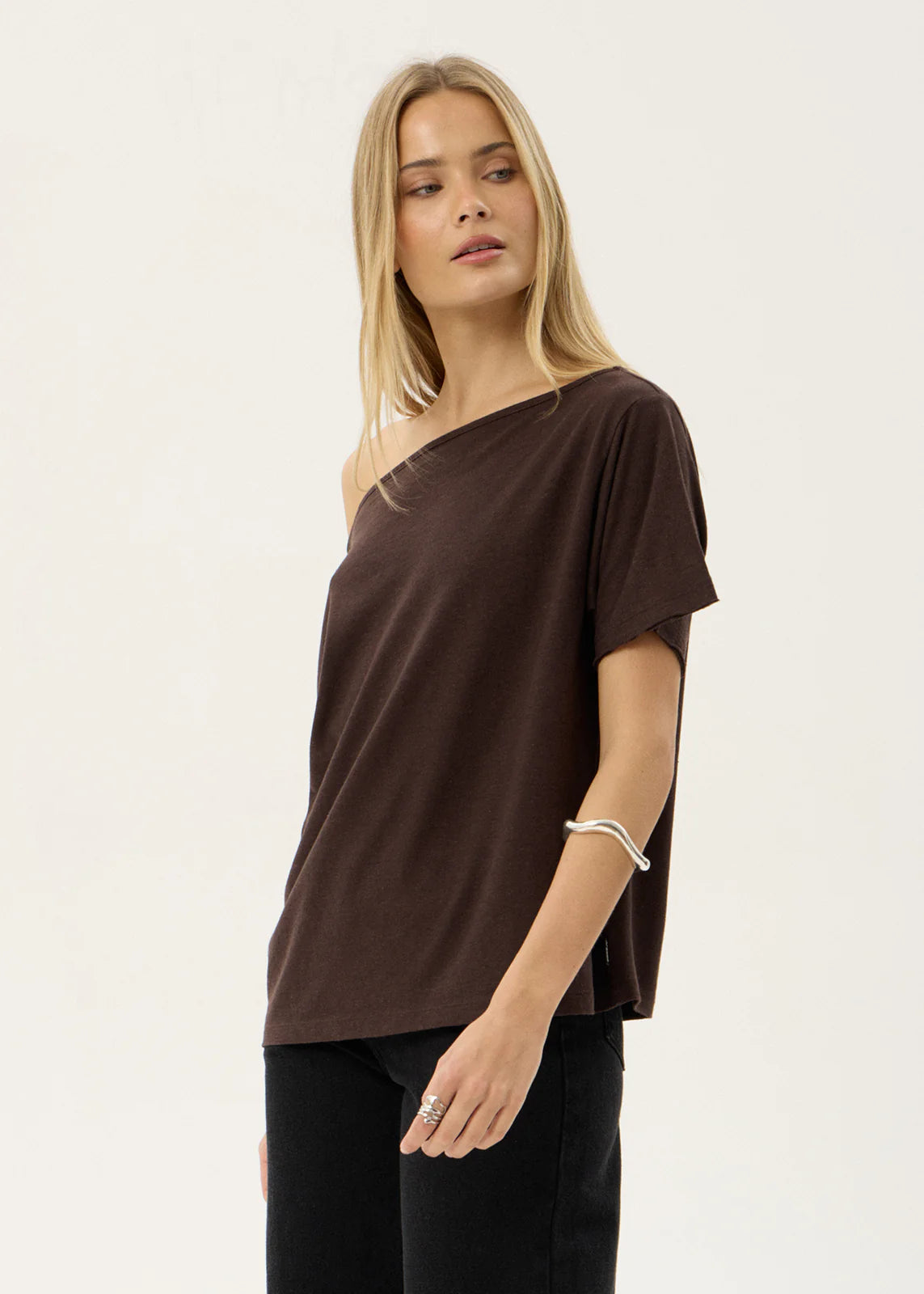 AFENDS Womens Sabina - Off Shoulder Tee - Coffee
