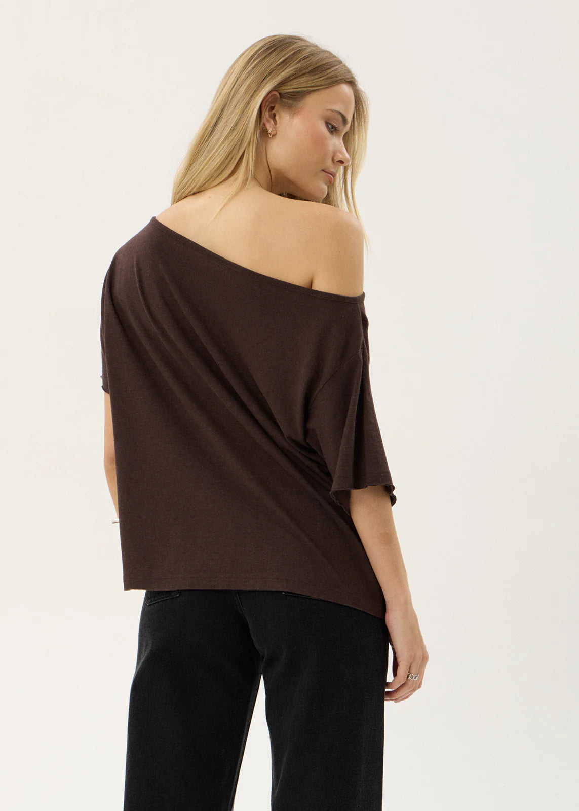 AFENDS Womens Sabina - Off Shoulder Tee - Coffee