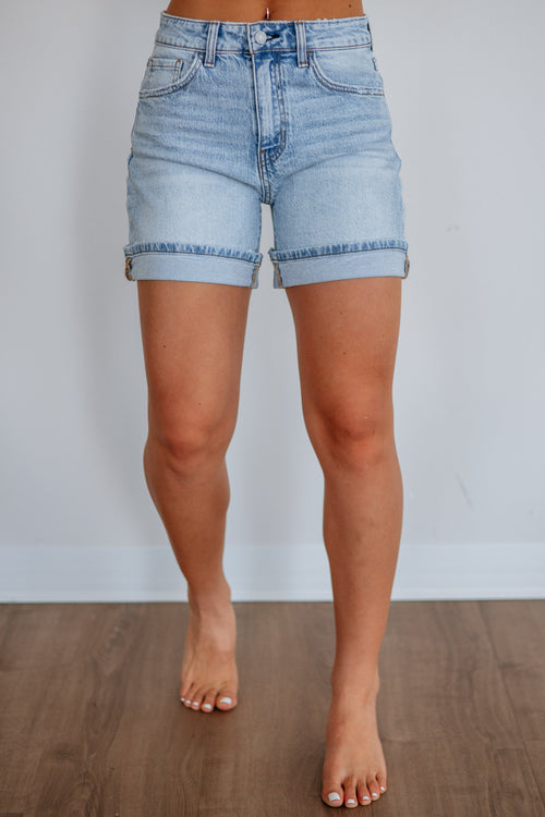 Rebecca Vervet Shorts - Light Wash