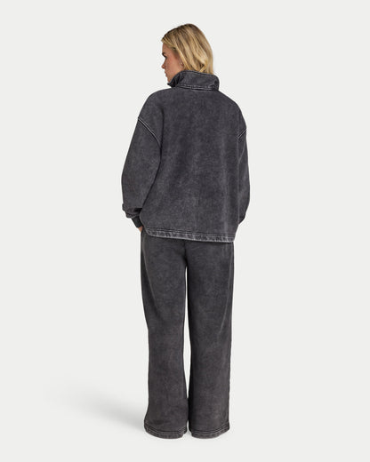 Womens Signature Washed Oversized 1/4 Zip Sweatshirt