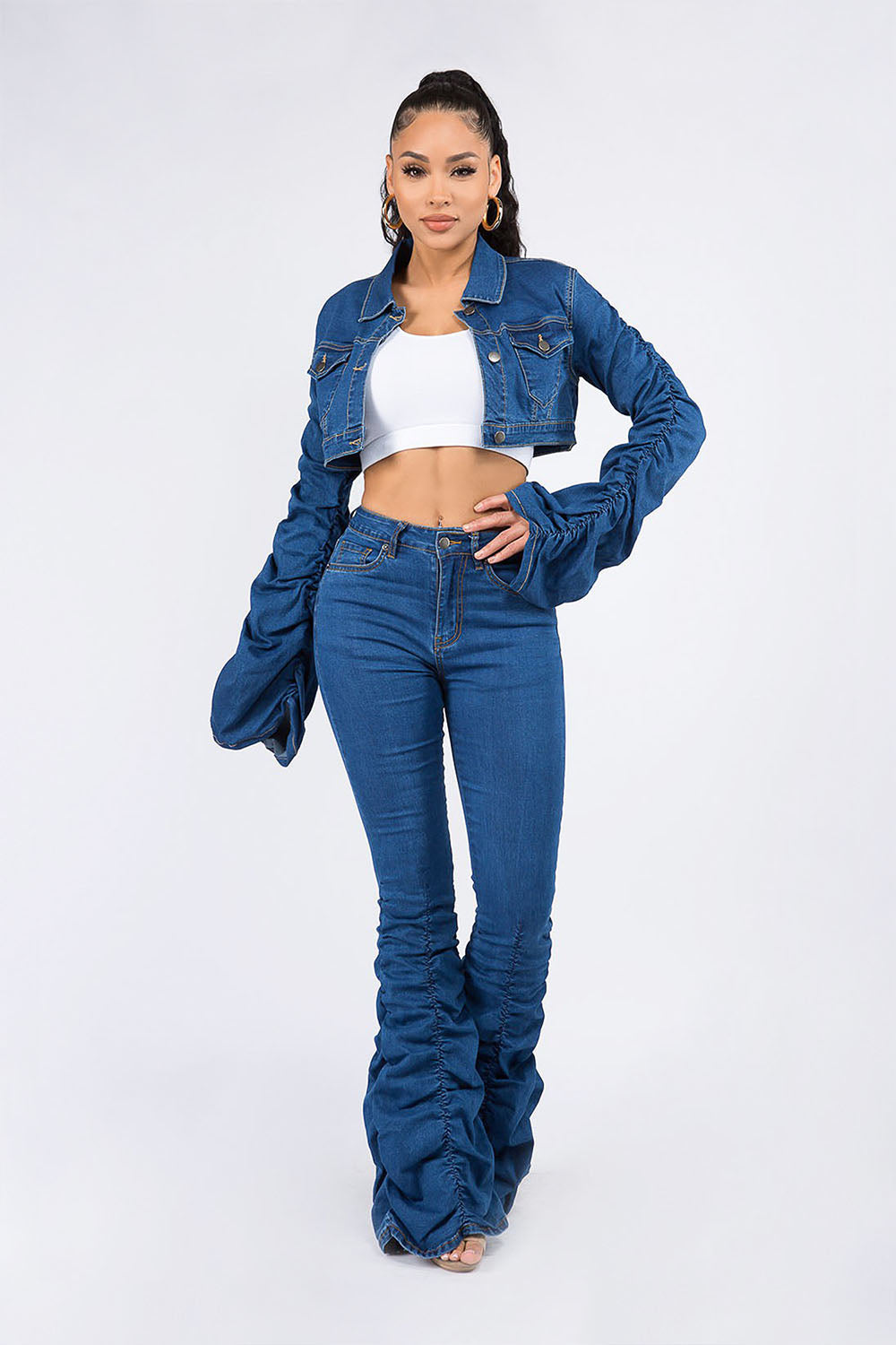 Women's Scrunched Bungee Sleeve Cropped Denim Jacket